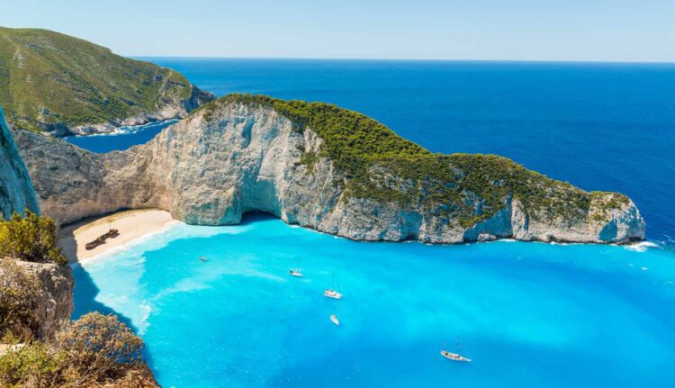 spend your next holiday in Greece - the Gem of the Mediterranean