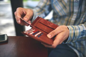 The Ultimate Guide To Men's Wallets - Finding The Perfect Fit